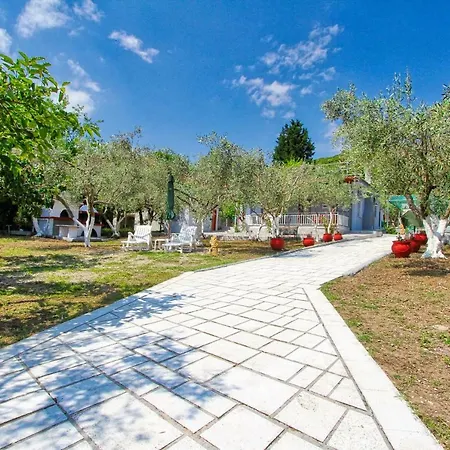 Σπίτι διακοπών The House Of Olive Trees Nea Iraklitsa