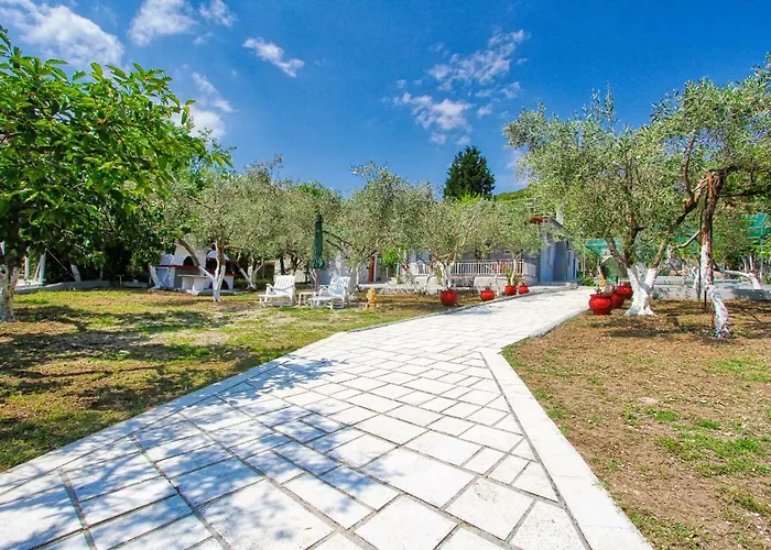 Case de vacanță The House Of Olive Trees Nea Iraklitsa